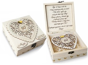 Pudełko drewniane na urodziny z grawerem personalizowane serce magnes